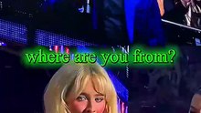 These singers crossed the line and flirted with their own fans on stage_HD