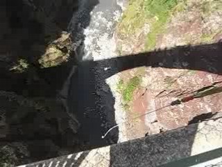 Saut à l'elastique au pont de la mariée