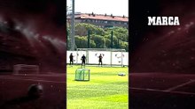 Livakovic se entrena junto al resto de sus compañeros
