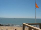 Saint Marc sur Mer : drapeau orange plage des Jaunais
