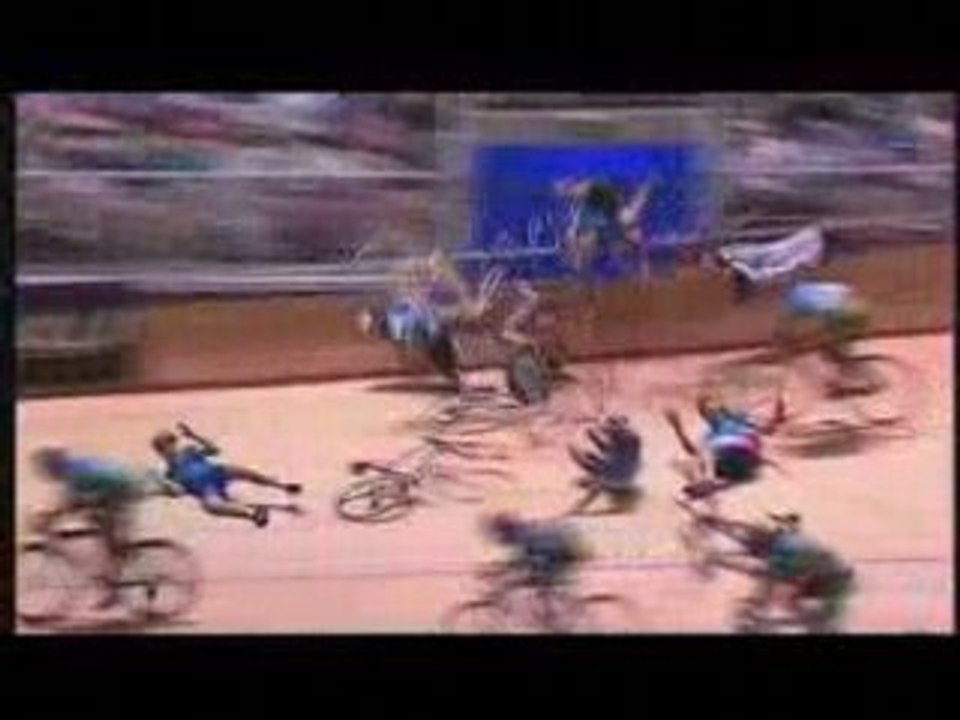 chutes à la chaine de vélo sur piste de vitesse !!!