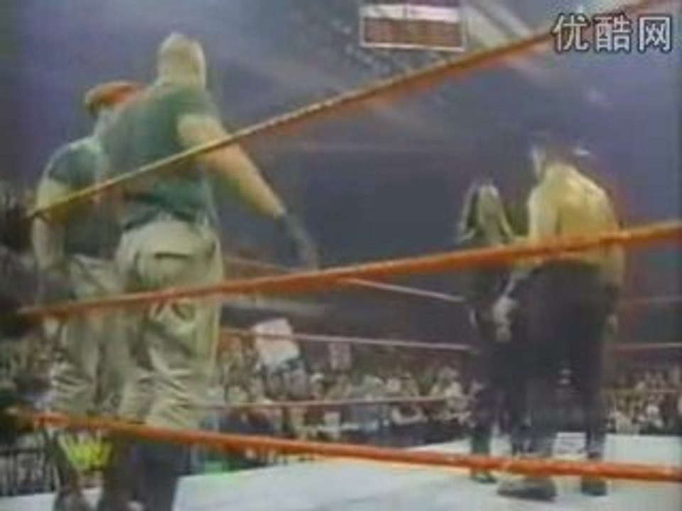 Raw 12-08-97 (7)