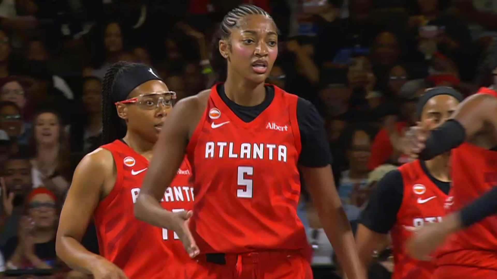 WNBA : Avec une Angel Reese en mode record, Atlanta domine Minnesota