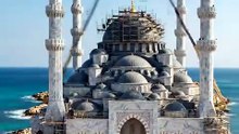 Allah        Workers_building_mosque_on_island.