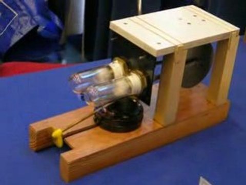 Moteur Manson bi-cylindre en fonctionnement