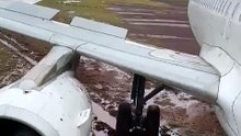Avião sai da pista no Paraná, Brasil