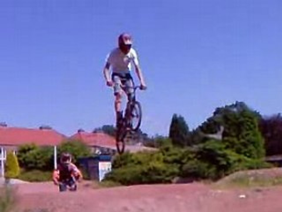 Moi, Cédric et Sam sur la table et la grosse double