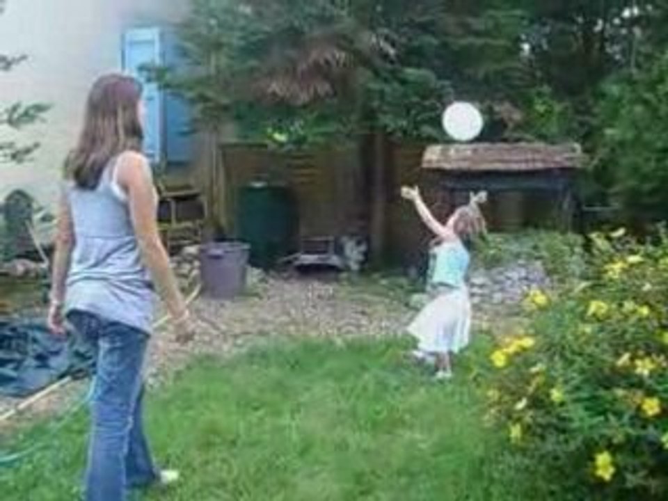 Je m'en vais Victoria Petrosillo (Faux Clip)