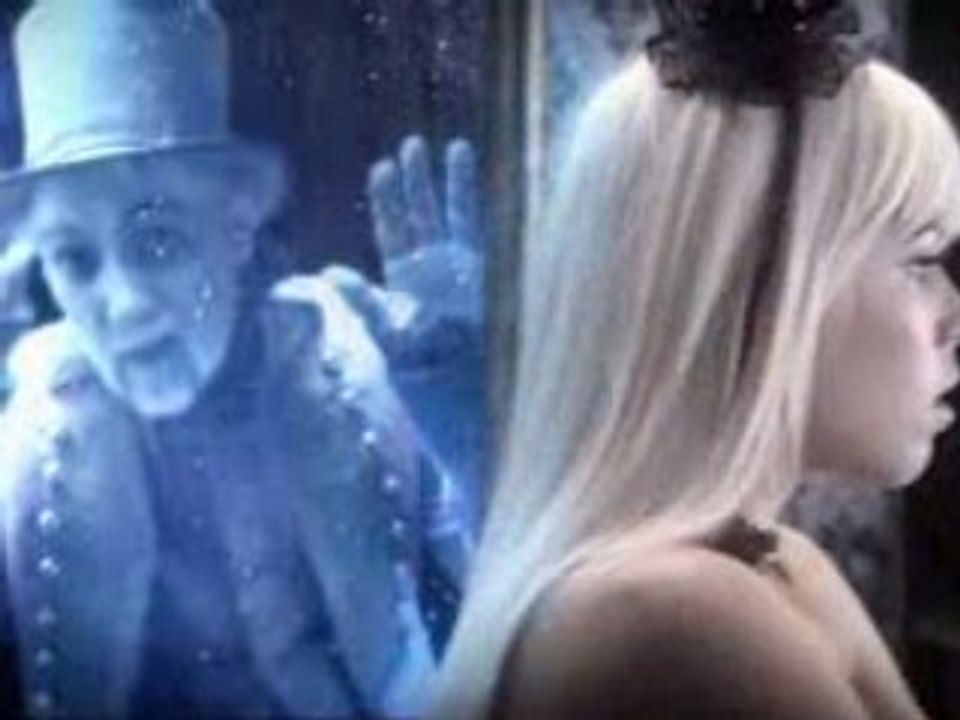 Kerli Walking On Air Behind