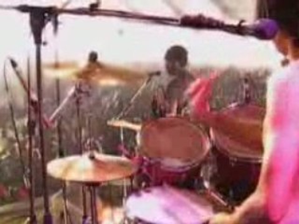 BlocParty - Like Eating Glass (Live In France)