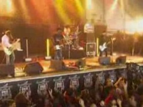 Bloc Party - Banquet (Live In France)