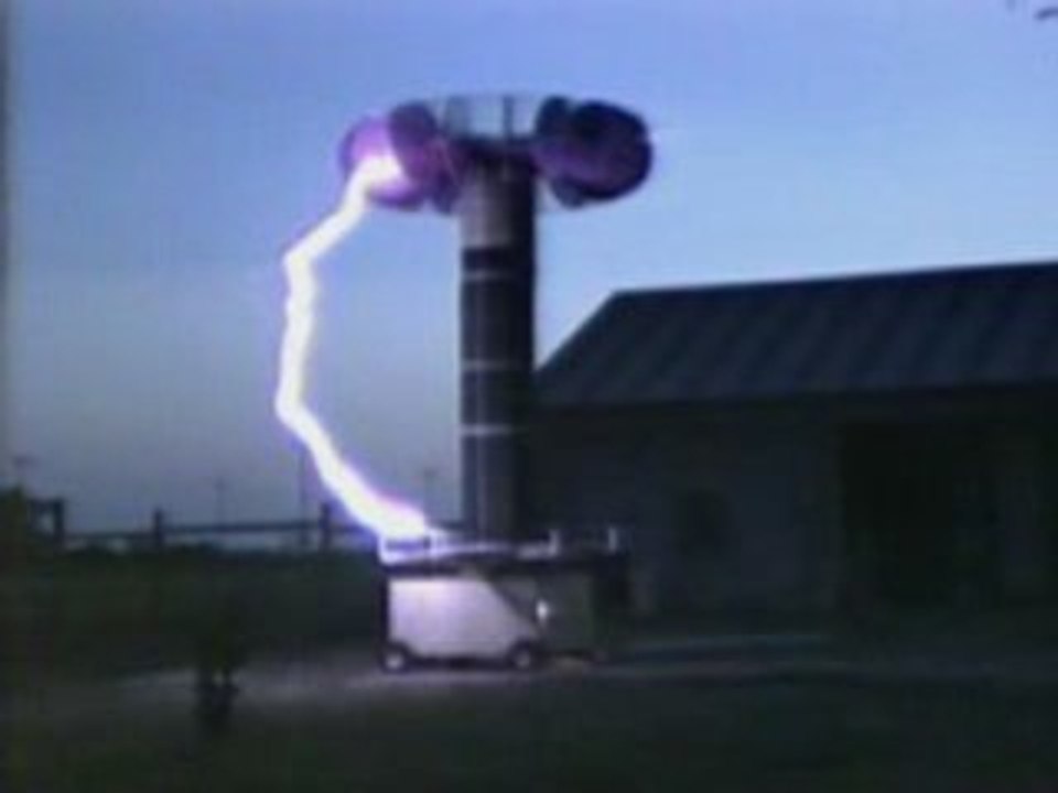 L'ENERGIE libre 2008 tesla coil UFO OVNI