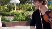 Retrato del natural de un joven talento cerca del Teatro Bolshói