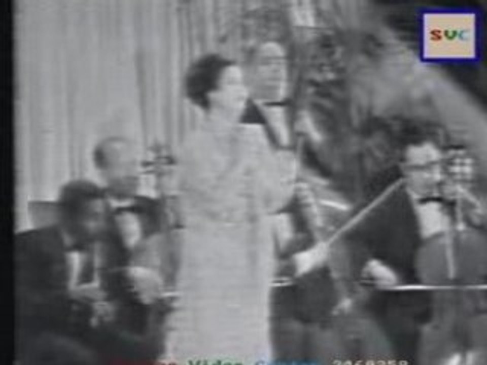 Oum Kalthoum  (part 7)ام كلثوم - بعيد عنك
