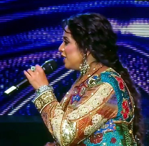 Shreya Ghoshal is singing Shukaran Allah