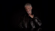 L'annuncio di Fiorello (come Brad Pitt) su Instagram