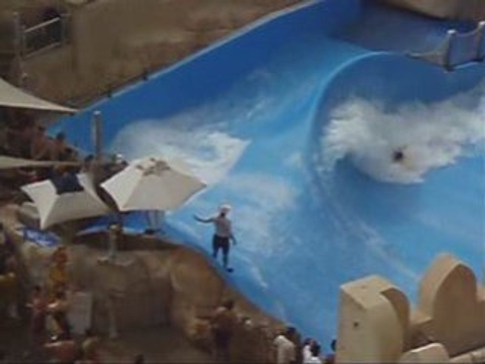 Wild Wadi Water Park, Dubai - Flowrider barrel riding