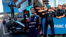 George Russell gana el GP de Azerbaiyán y así lo celebra con el equipo de Mercedes