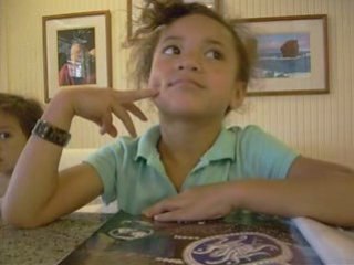 FAMILY MOMENTS - Lose speaking Spanish