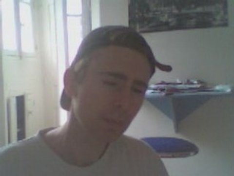 Wiwi égratigne Ne ferme pas tes yeux..