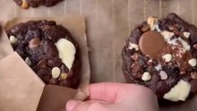 🍪 Make Bakery-Style Stuffed Cookies at Home!