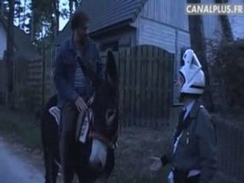 Mec sur un ane arreté par un flic Groland [VLINXY]