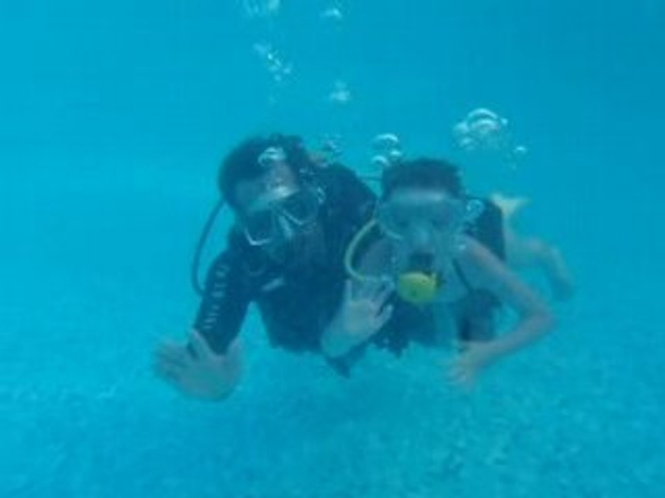 23.07.08 Baptême de plongée en piscine Aurore