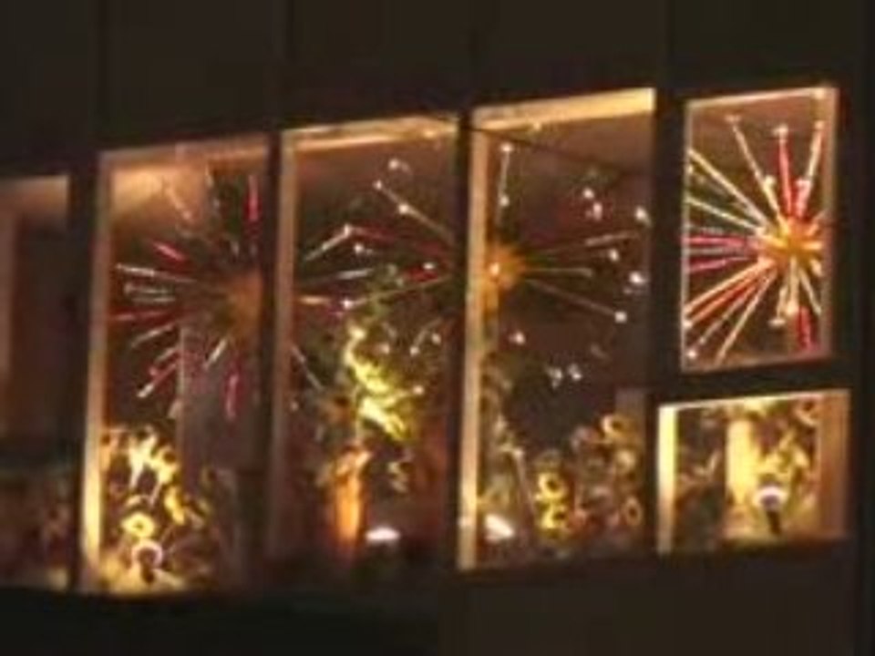 外から見た花火電飾