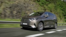 The all new electric Mercedes-Benz VLE in Velvet brown Driving Video