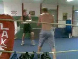 24072008(001)mise de gants round 2