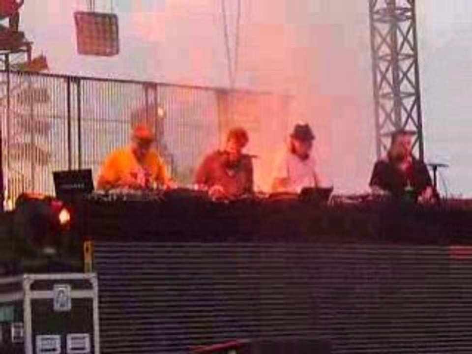 Birdy Nam Nam Live @ Voix du Gaou