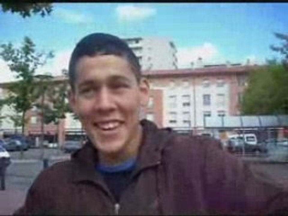 Debout Sur un 450 ktm sx roue toulouse faourette prod