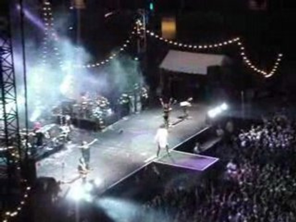 Mika Les Arènes de Nîmes - Final Relax