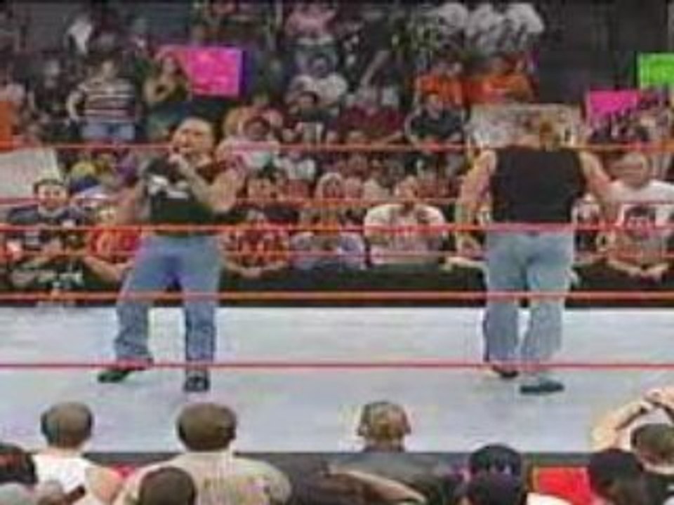 WWE RAW - DX returns