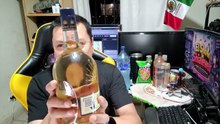 Abriendo una botella de Licor De Agave El Compadre con agua mineral ciel entre #botanas y #bebidas
