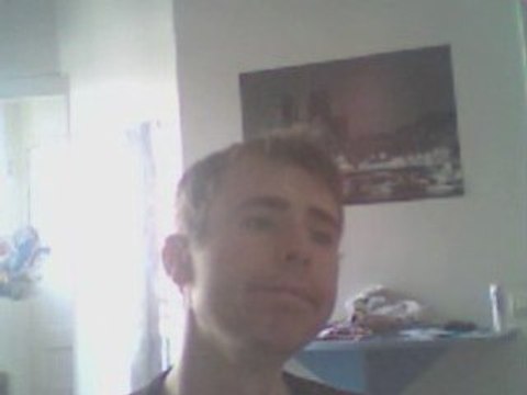 Wiwi égratigne Beau comme garçon