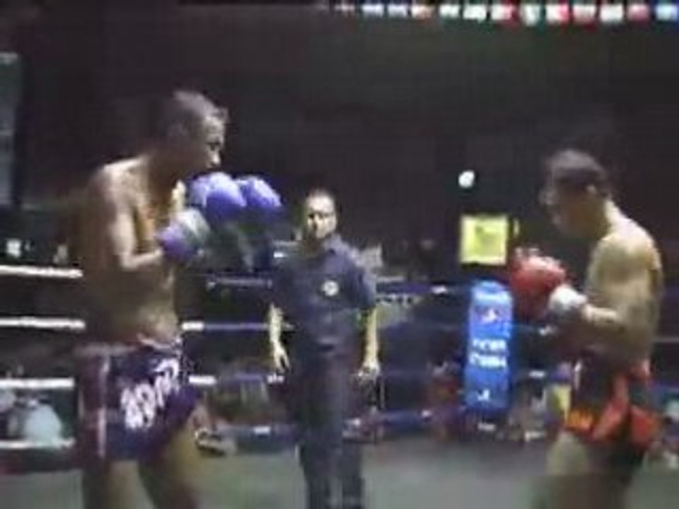 Berneung-muay-thai-fight-july-17-2008-phuket-thailand