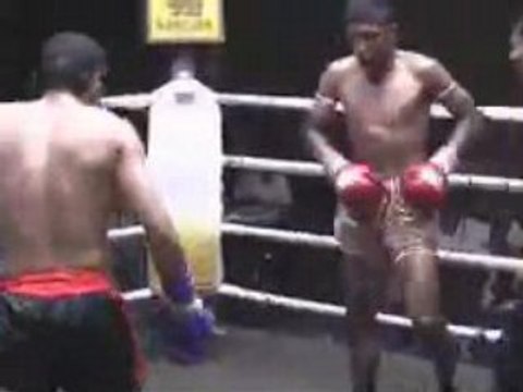 Tanwa-muay-thai-knock-out-june-5-2008-phuket-thailand