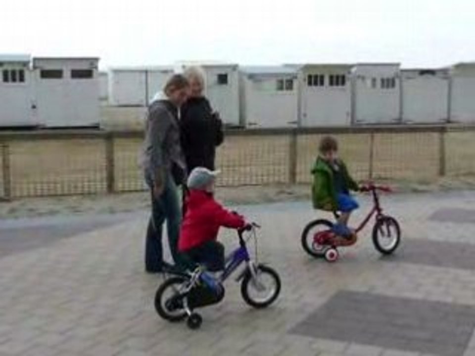 Cyriaque fait du vélo, juillet 08, Knokke