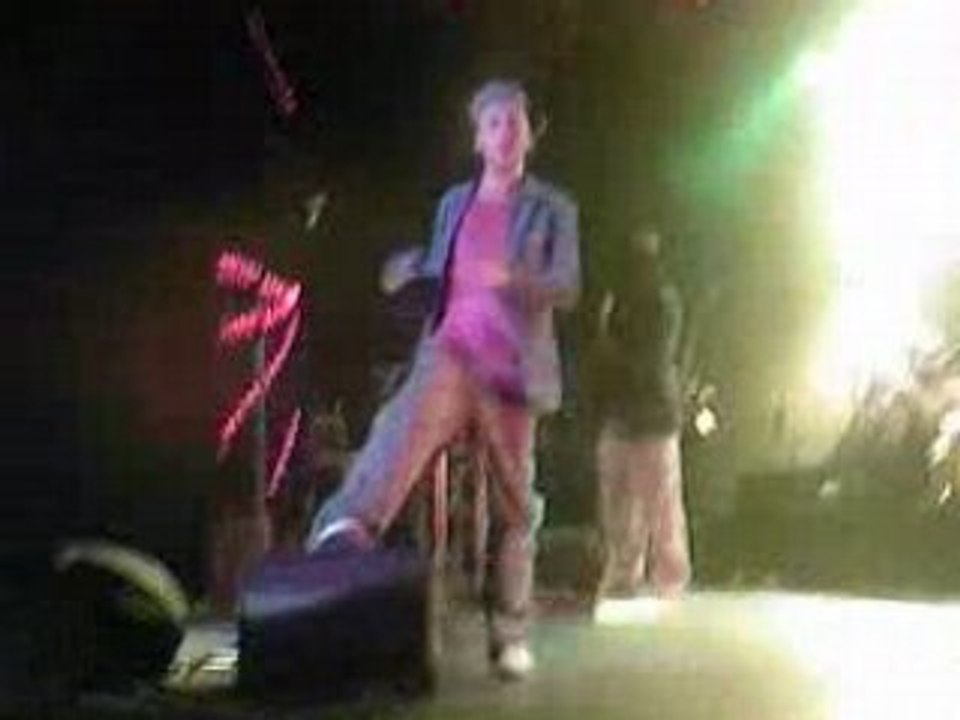 Christophe parce qu'on sait jamais avec son beau cul =D