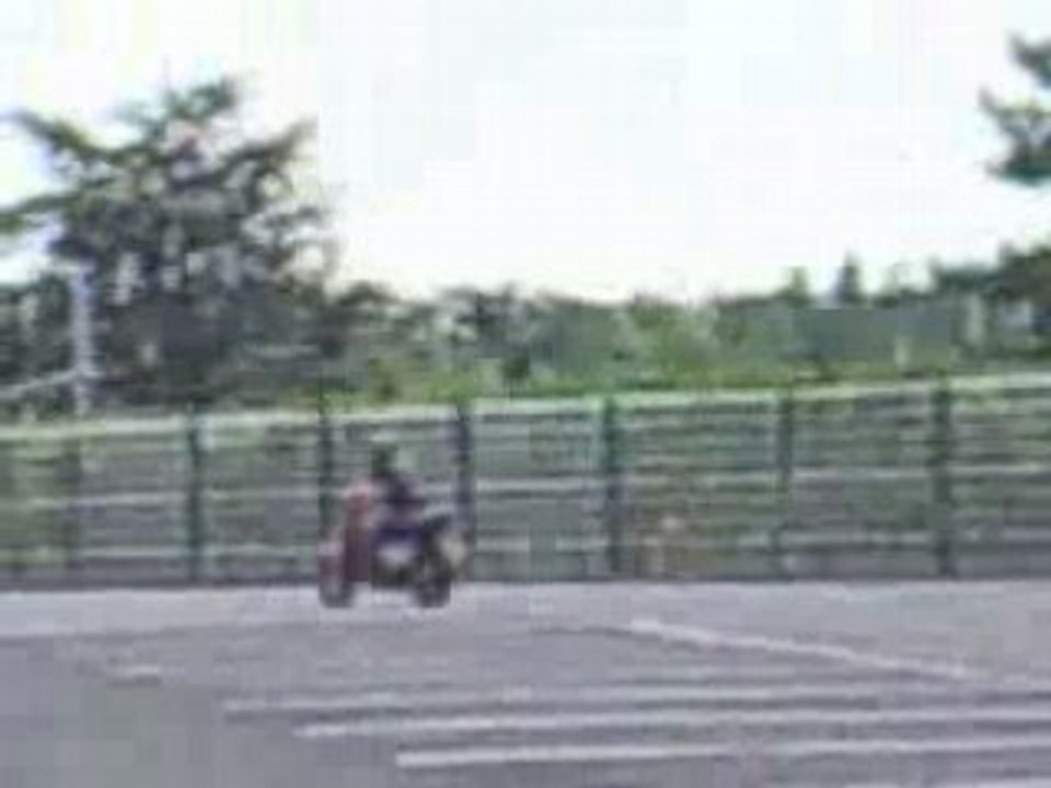 stunt rennes le 27/07/2008 www.stuntspirit.com moto stoppie