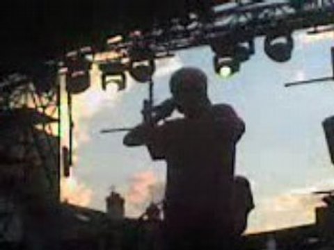 Keny Arkana - Entre les lignes, clouée au sol