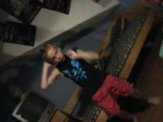 Tonio en mode: Dance la tecktonik