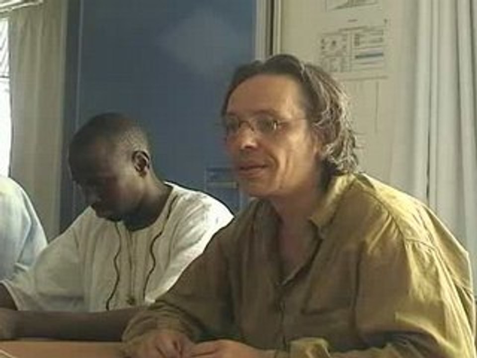 Réunion des collectifs de  sans papiers 26 /07/08.avi