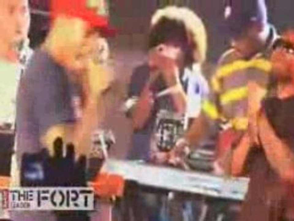 N.E.R.D - "Spaz" @ Levis/FADER Fort SXSW ( LIVE ) New
