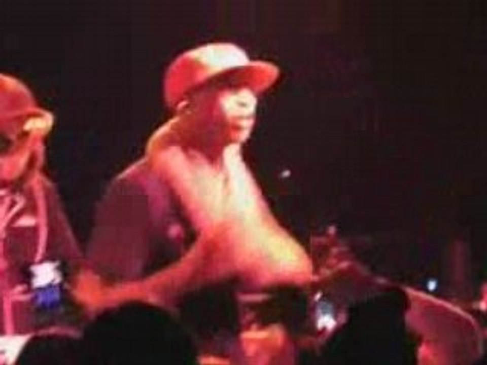 N.E.R.D : Anti-Matter (live) Seeing Sounds