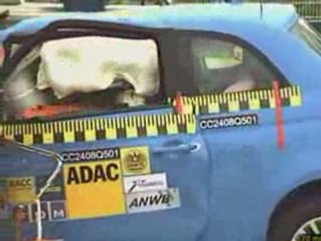 Crashtest Audi Q7 Vs Fiat 500 Video Dailymotion