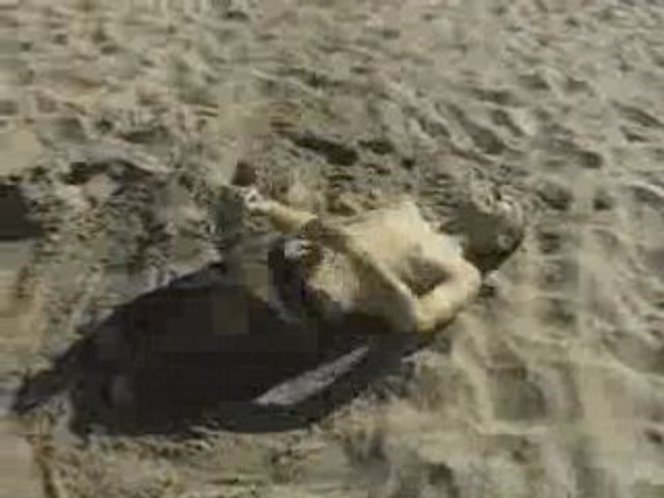 Flessioni sulla spiaggia