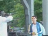 Colby O_Donis and Akon performing at Six Flags (St. Louis)