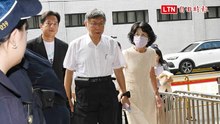 柯文哲二審首開庭  數十支持者夾道迎接齊呼「清清白白」